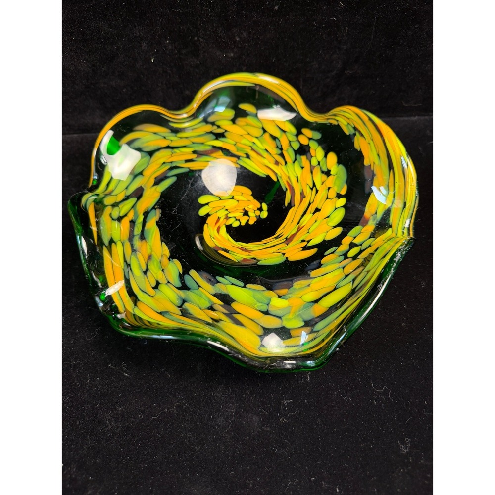 Hand‎ Blown Art Glass Ruffled Bowl Green Yellow Confetti Swirl Handkerchief Edge